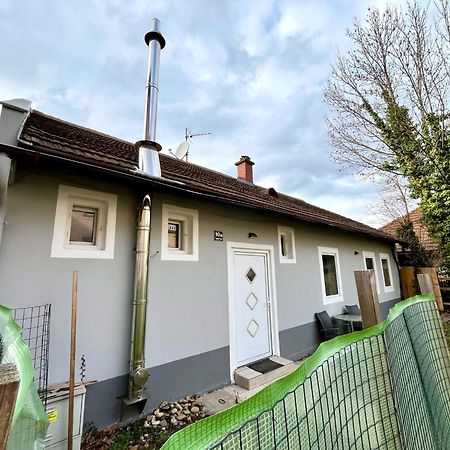 Villa Haeuschen Fuer Monteure, Autobahn Bruck an der Mur Exterior foto